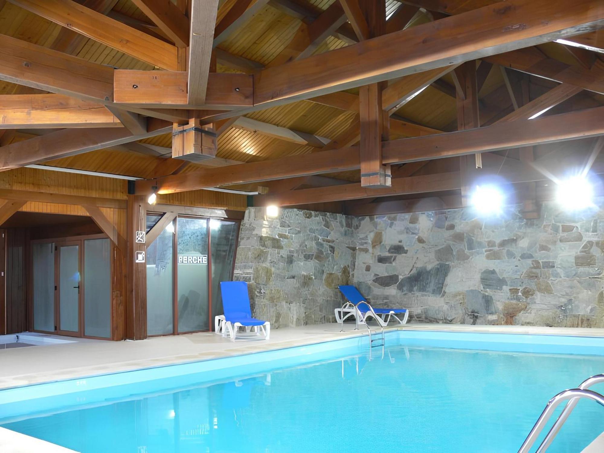 Pleine Nature Pied Pistes Piscine Chauffee Ustou ภายนอก รูปภาพ
